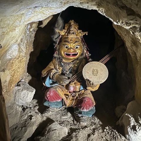 探秘陜西三原柏社村地坑窯：地下四合院的建筑奇跡與美食之旅