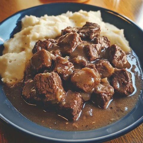 勃艮第紅酒燉牛肉做法:口水直流的正宗勃艮第紅酒燉牛肉視頻最后配有做法