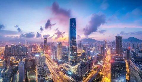 深圳是一座充滿活力的現代化城市，擁有豐富的旅游資源和多樣的活動選擇