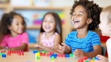 幼兒園小班教案：輕輕社會活動之旅