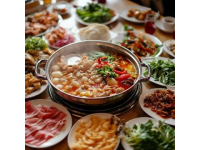 江西美食以其獨特的風味和豐富的種類而聞名，以下是一些代表性的江西美食