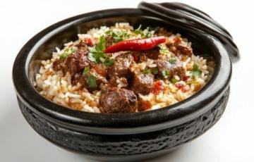新疆特色抓飯：羊肉胡蘿卜燜飯，家常做法詳細步驟
