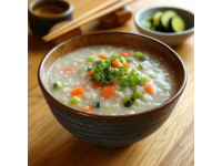 粥里的用料不是很多一般般，兩人份夠三個(gè)人喝的，味道也不是很正宗鮮美的那種