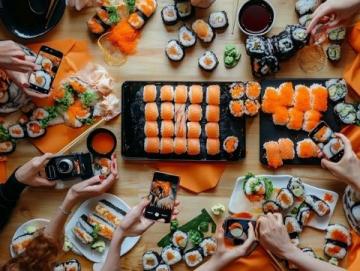 如何在家用手機拍出美食大片：用光、構圖與細節技巧