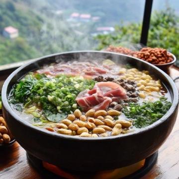 如何在家制作重慶正宗豌雜面：詳解食材處理與調味步驟 | 麻辣鮮香的家常美味攻略
