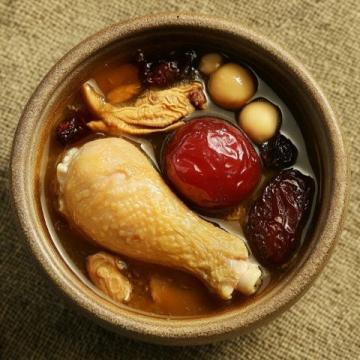 東北經典美食：遼寧小雞燉蘑菇的鮮香傳奇