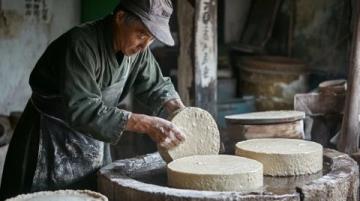 探尋竹山美味：千年懶豆腐、柳林臘肉揭秘，家鄉(xiāng)特色美食之旅