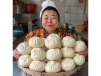 中國傳統美食小籠包做法揭秘！皮薄餡大，一口一個滿足誘人家鄉味