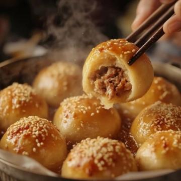 江城深夜美食傳奇：二七路榮華煎湯包二十年風味不減