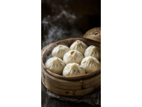 今年過年你在家蒸包子了嗎？過年在家也可以做出滿屋飄香的家庭版小籠包.年味十足.