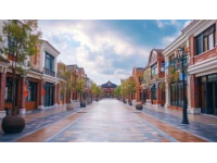 青島小巷:雨后時(shí)光的詩行與古色青石板