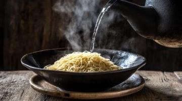 你家方便面不會還在直接下鍋煮吧摳鼻！教你新吃法