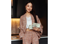 豪門太太不一樣！熊黛林和方媛的晚餐照抨露了他們不同的人生路