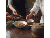 杭州風(fēng)味美食分享——簡單易學(xué)的西湖牛肉羹制作步驟，讓你的餐桌增添一抹經(jīng)典美味！