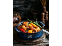 江蘇北部的經典地鍋雞：傳承老派徐州風味