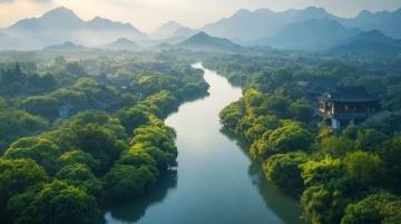 騰沖是一個(gè)真正望得見山、看得見水的地方,城市綠化帶來清新空氣