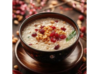 秋冬養(yǎng)生好搭檔：蓮藕花生豬骨湯溫情補養(yǎng)肌膚