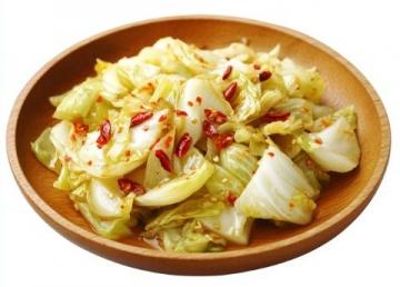 如何在家腌制脆爽美味的酸菜？簡單步驟教你輕松做