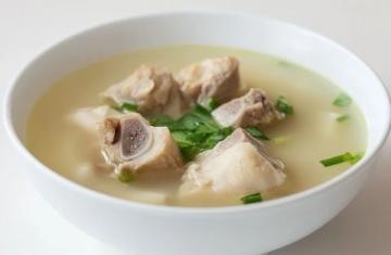 如何燉制營(yíng)養(yǎng)美味的老鴨湯?步驟詳解在這里