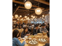 深圳作為一座移民城市，美食融合了全國各地乃至全球的風(fēng)味，既有地道的粵菜、潮汕風(fēng)味