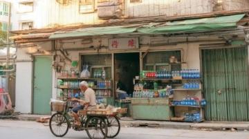深圳福田八卦路美食街,有些落寞
