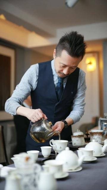 青島一日:下午打牌晚上品嘗梁記粵來粵牛火鍋店美食