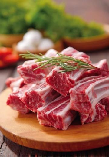 生活費(fèi)不足500元,用5塊錢買了一條五花肉喂飽全家
