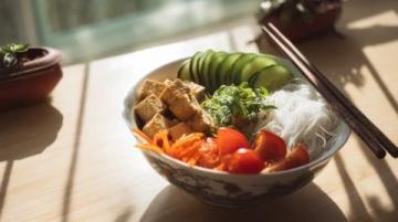 家常芹菜炒豆干秘籍:餐館同款口感,輕松學會