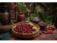 安徽美食以其獨(dú)特的地方風(fēng)味和豐富的文化底蘊(yùn)而聞名,安徽菜，又稱徽菜