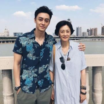 黃曉明分享青島特色美食,你嘗過哪些?