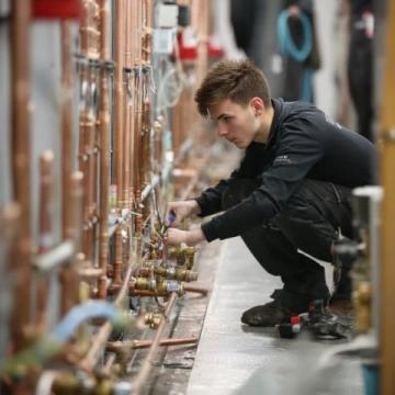 電工操作技能,電工就業前景如何?未來發展會怎樣?