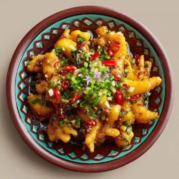 開封杞縣紅薯泥配臭豆腐:甜香與臭韻的絕妙碰撞