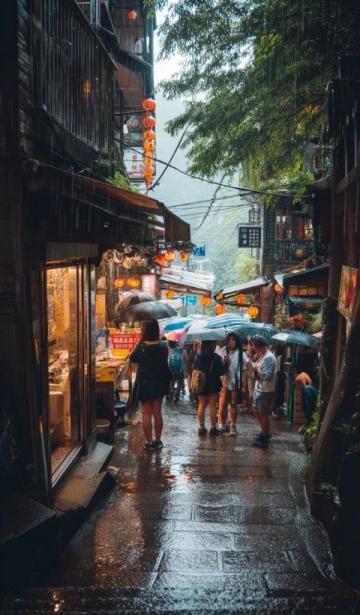 深圳南山沙河西路老舊街區(qū)漫步記:小店林立與現(xiàn)代氣息碰撞