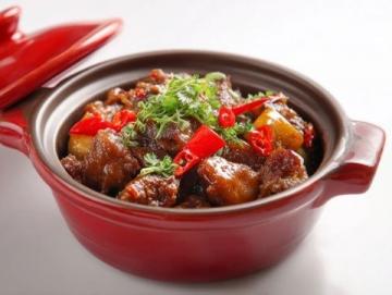 經典家常菜:鮮香麻辣剁椒魚頭的簡單做法
