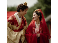 5月20日，孔子第76代孫公開消息，自己已在美國結婚，妻子厚唇大眼是大馬名媛
