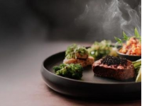 獨家揭秘在家輕松自制椒鹽秘籍，肉類、魚類、蔬菜類美食輕松搞定