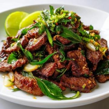 爆款標題芹菜炒牛肉，一道鮮香四溢的健康佳肴