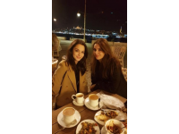 深夜長談：與姐姐共度美好時光暢聊未來規劃