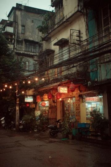 深圳南山沙河西路老舊街區(qū)漫步記:小店林立與現(xiàn)代氣息碰撞