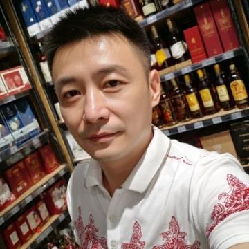 我是四十多歲的某一年,公司派我到川北的一座規(guī)模中等的城市出差