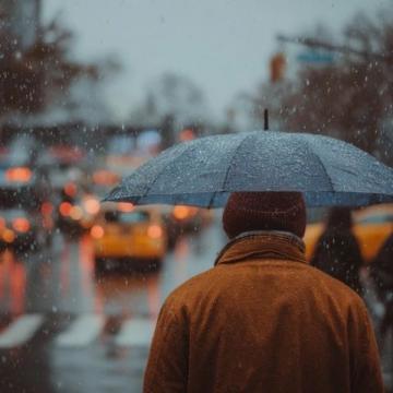 風雨無阻的外賣小哥：背后的辛酸與堅持