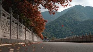 自駕游奇達(dá)村，旗冠頂是最佳觀景點