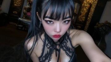 一名伊朗美女網紅在游覽桂林后，感慨萬千的落淚了