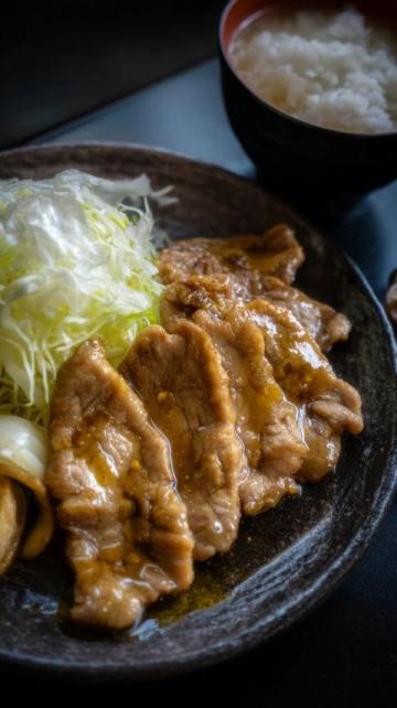為什么日本人認為炸豬排下飯？這和歷史有關(guān)