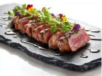 紫蘇葉包烤牛肉：色香味俱全的健康家常菜譜