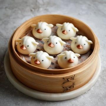 如何制作經典紅豆沙粽和鮮肉蛋黃粽？詳細步驟分享