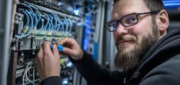 全面解析:接觸器工作原理與電工必備知識