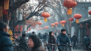 
千里歸鄉(xiāng)路：金華兒子春節(jié)遇堵，父母深夜守候盼團圓