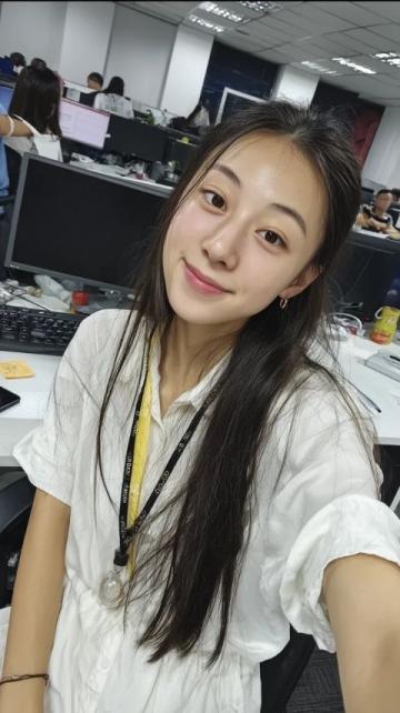 女兒一個很要好的湖北恩施的大學(xué)同學(xué)小辣去年就邀請我們一家暑假去湖北游玩