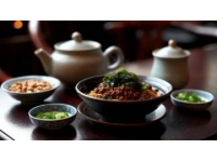 內蒙古特色美食：手抓羊肉、奶茶等不可錯過的地方風味